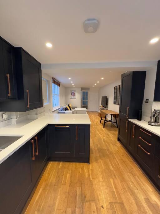 The Finest Flat In Clapham Londra